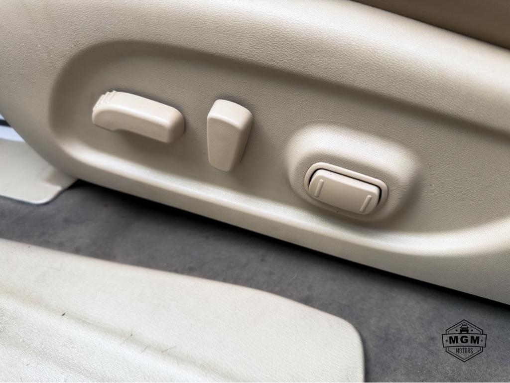 Nissan Pathfinder SV 4WD 2013