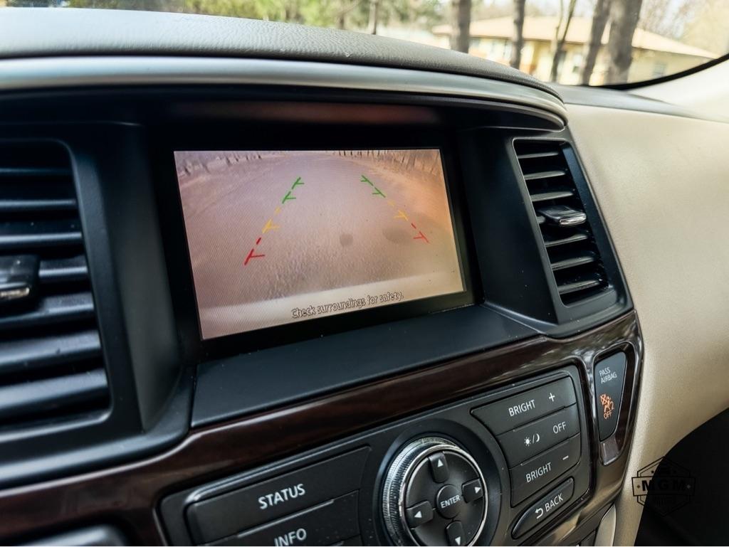 Nissan Pathfinder SV 4WD 2013