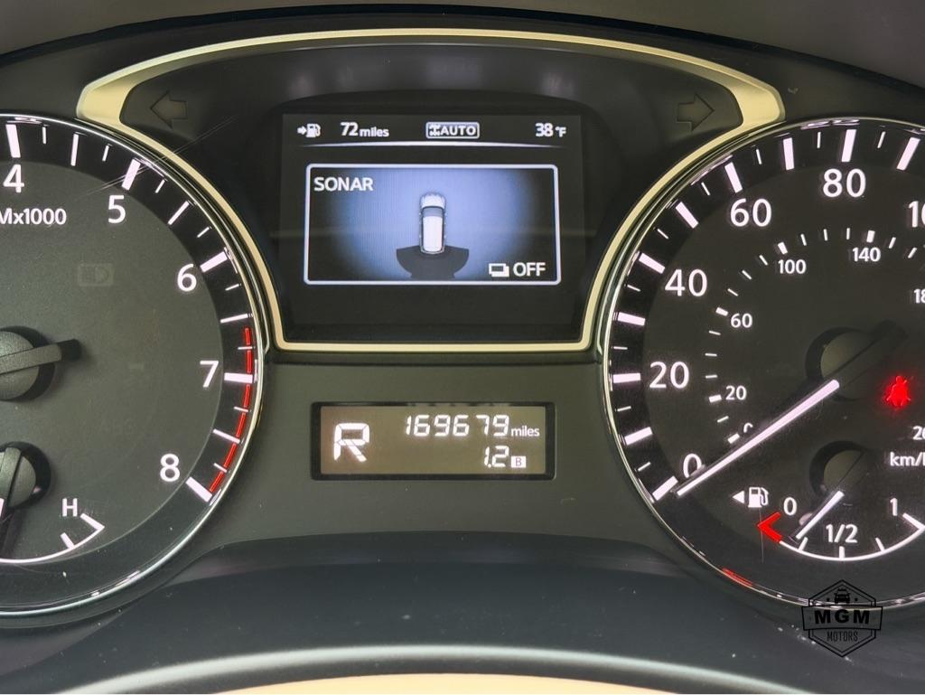 Nissan Pathfinder SV 4WD 2013