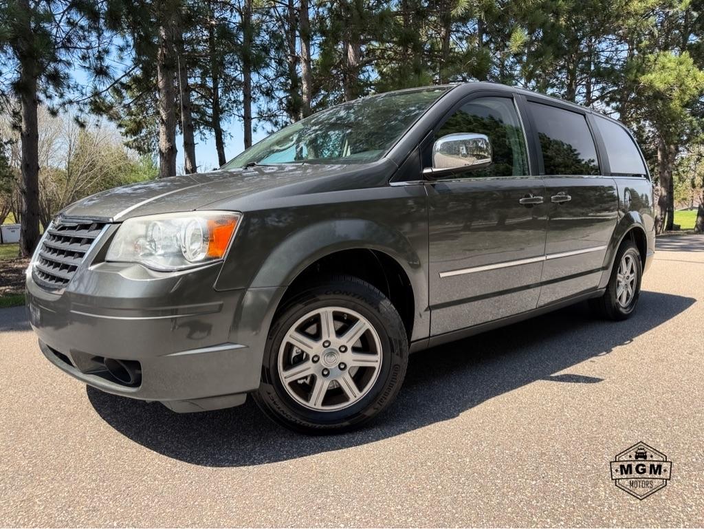 2010 Chrysler Town & Country Touring Plus