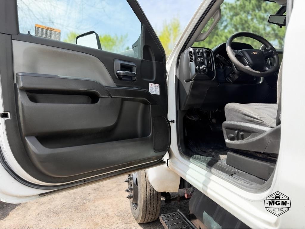 Chevrolet Silverado 6500 HD  2021