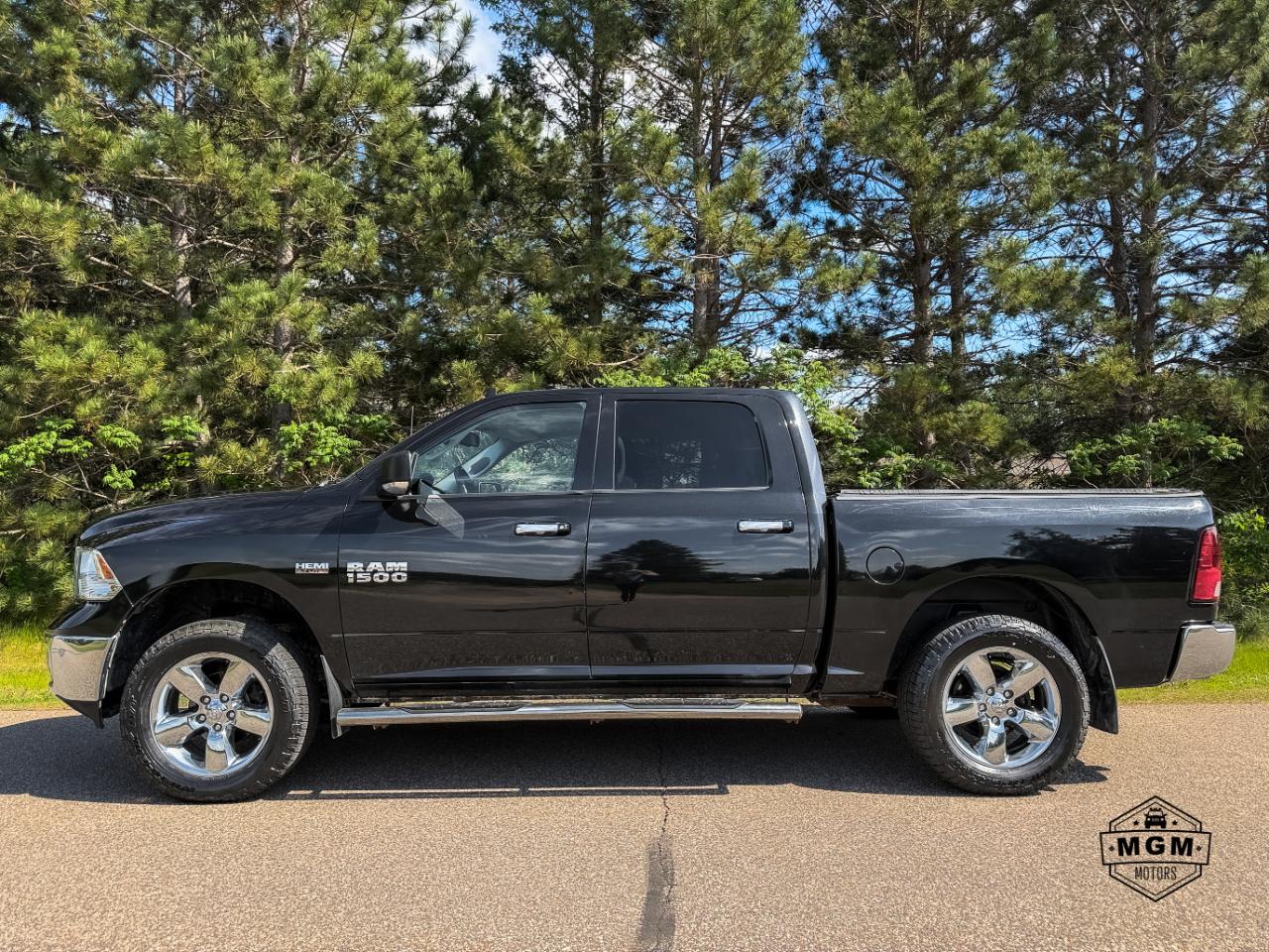 2016 RAM 1500 Big Horn 4x4 Crew Cab 5'7's photo