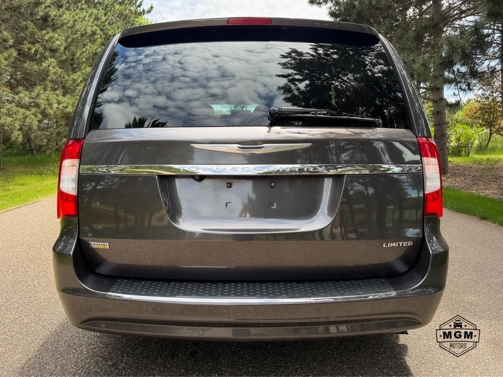Chrysler Town & Country Limited Platinum 2016