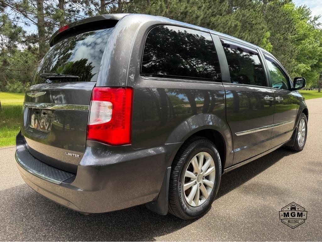 Chrysler Town & Country Limited Platinum 2016