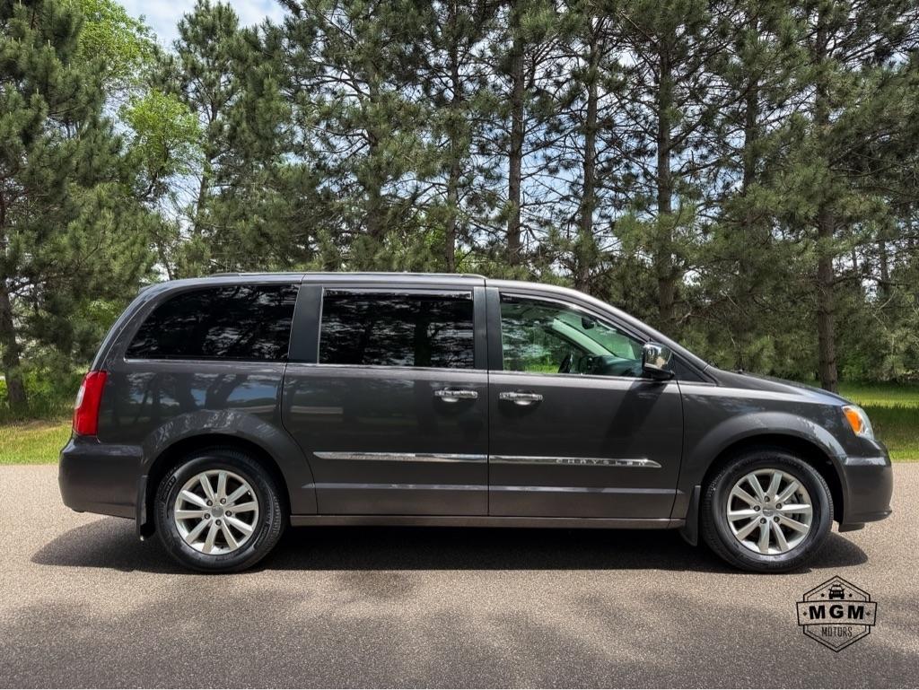 Chrysler Town & Country Limited Platinum 2016