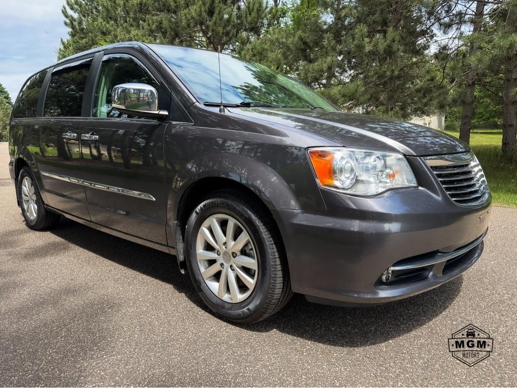 Chrysler Town & Country Limited Platinum 2016