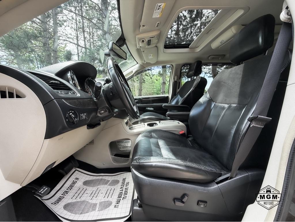 Chrysler Town & Country Limited Platinum 2016