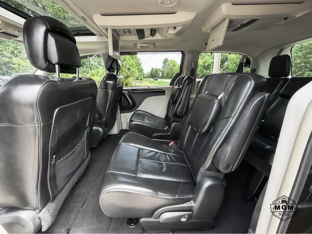 Chrysler Town & Country Limited Platinum 2016