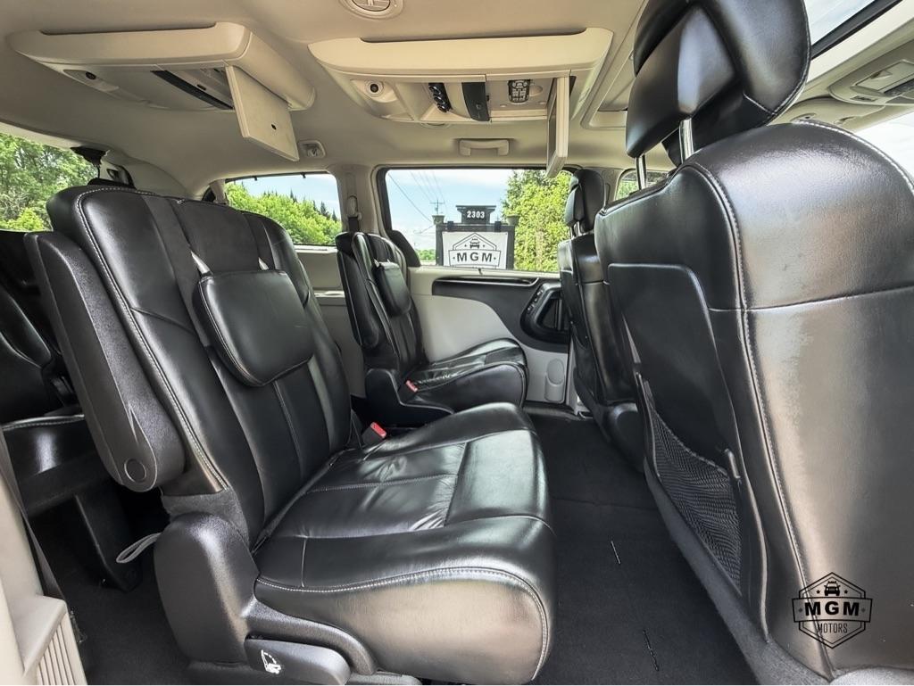 Chrysler Town & Country Limited Platinum 2016