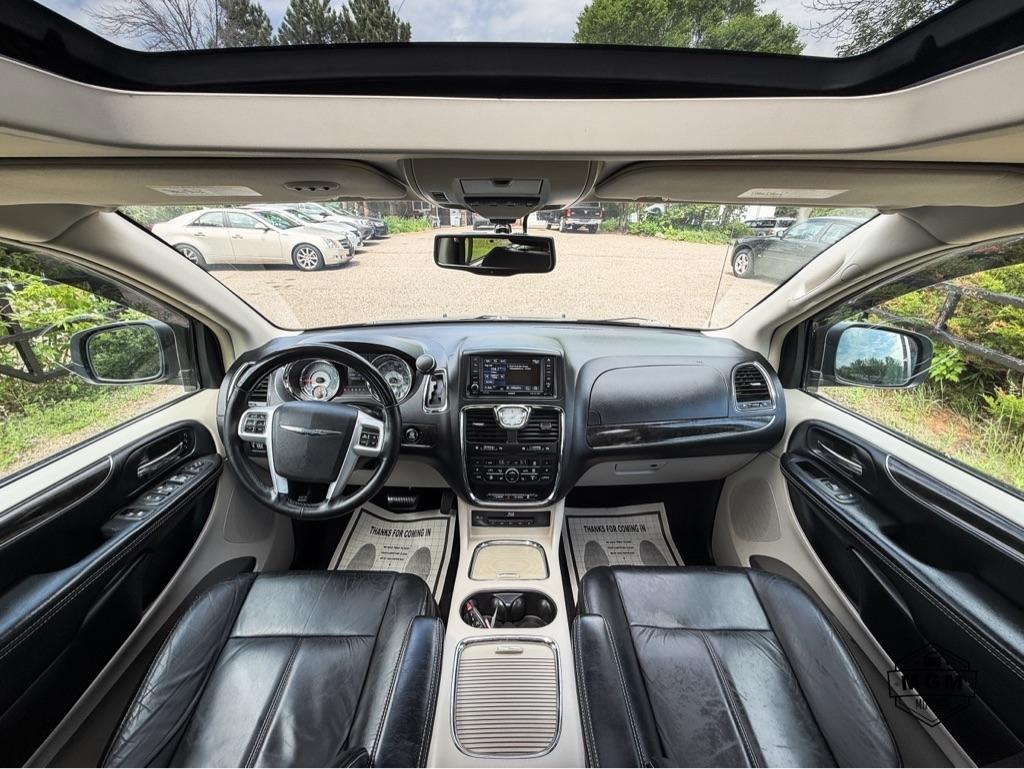 Chrysler Town & Country Limited Platinum 2016