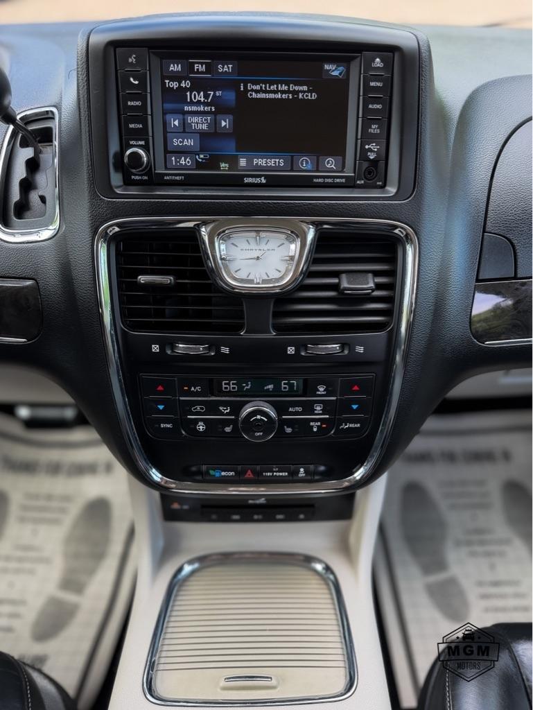 Chrysler Town & Country Limited Platinum 2016