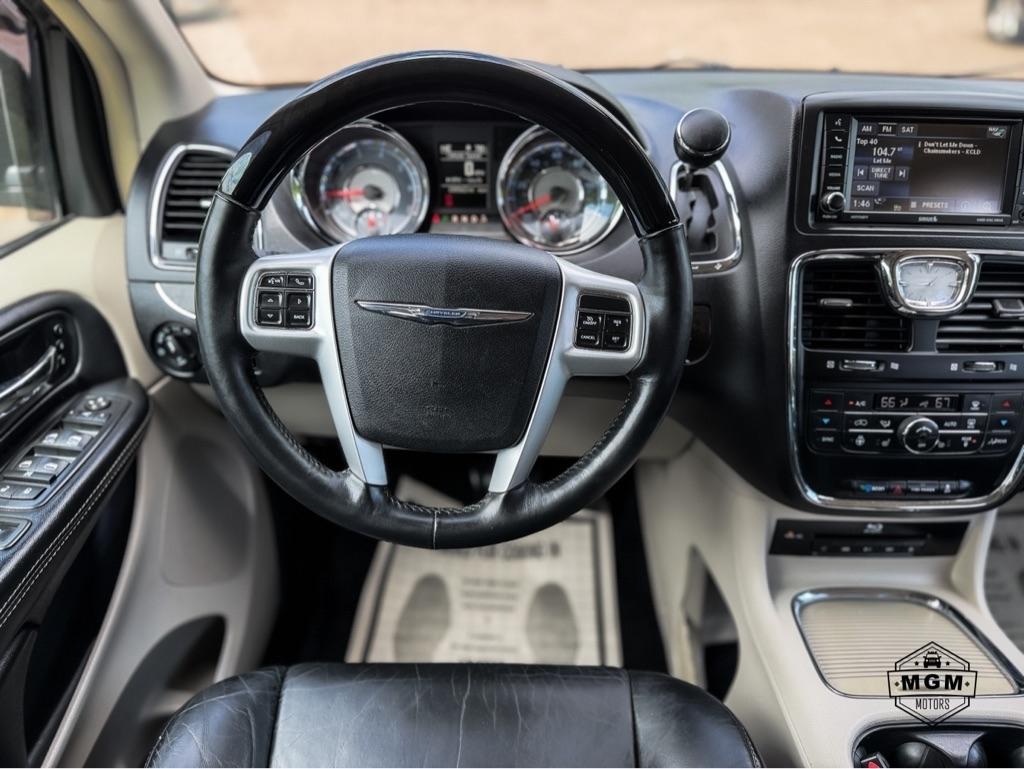 Chrysler Town & Country Limited Platinum 2016