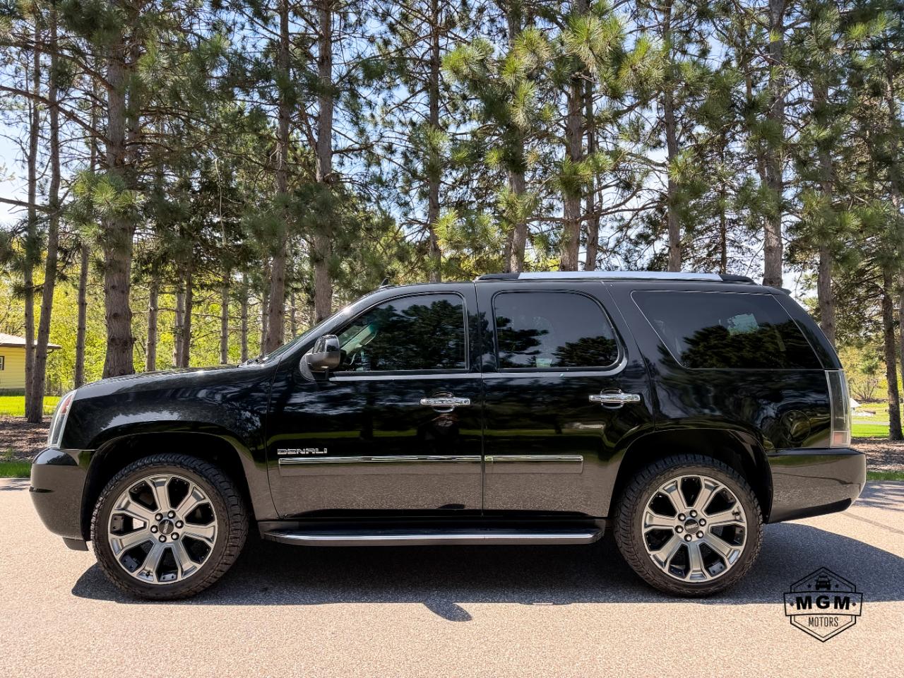 GMC Yukon Denali 4WD 2012