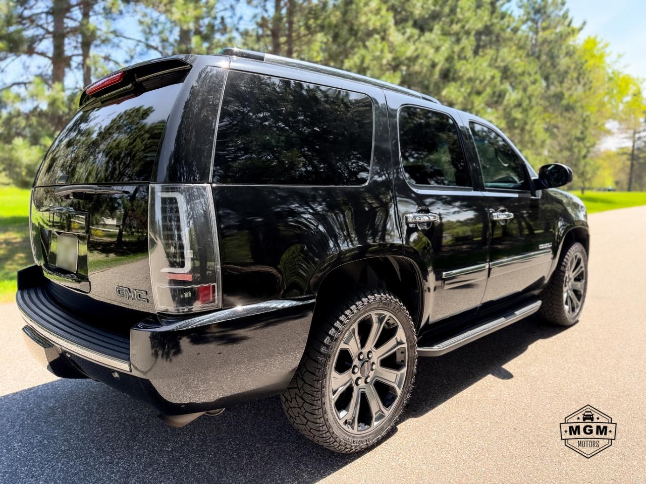GMC Yukon Denali 4WD 2012