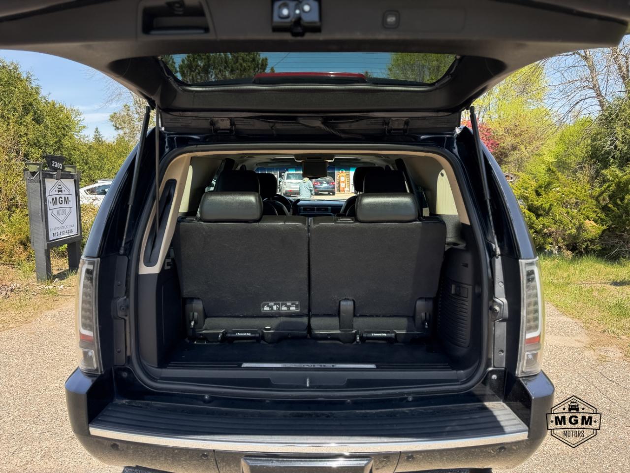 GMC Yukon Denali 4WD 2012