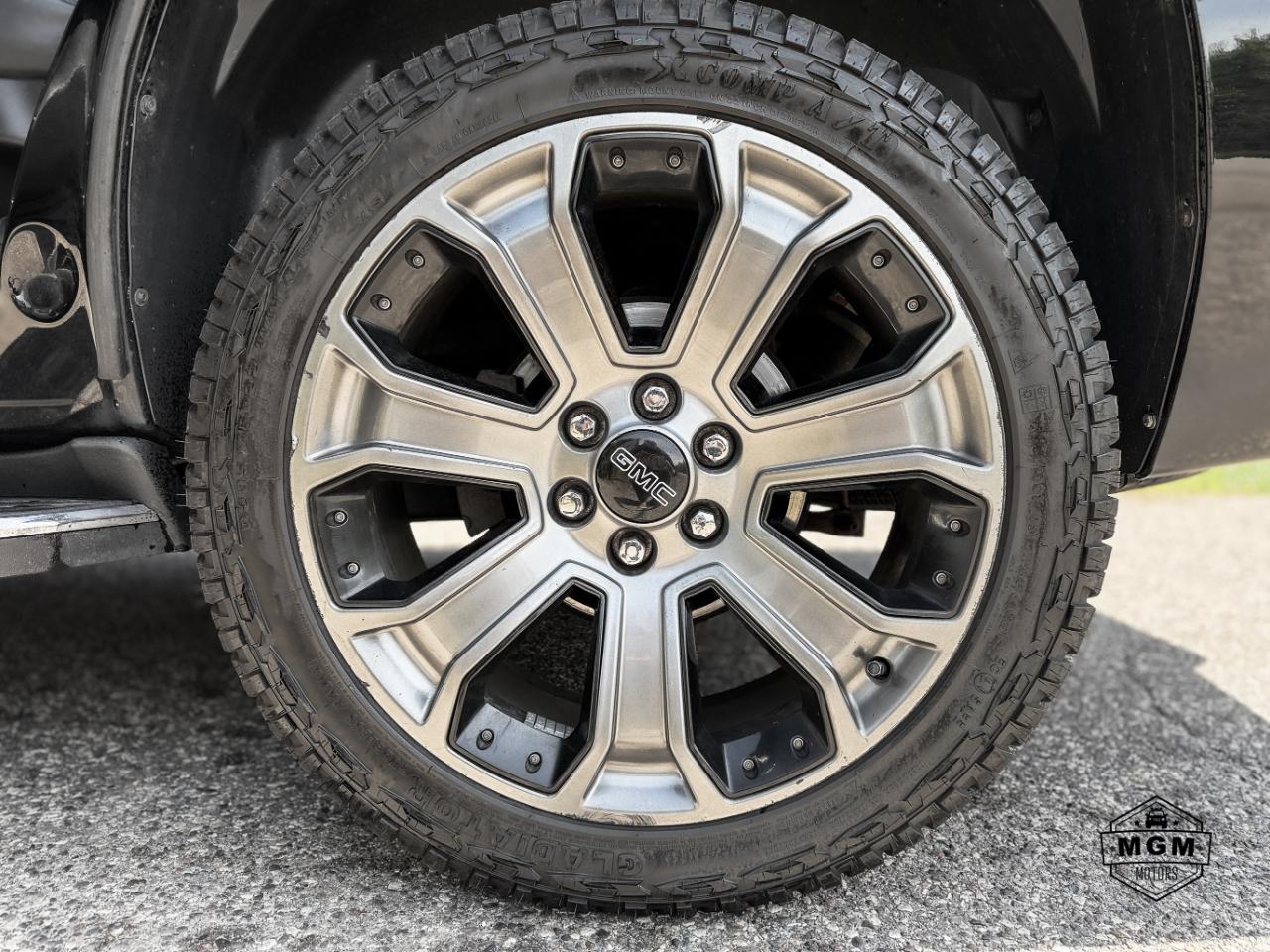 GMC Yukon Denali 4WD 2012