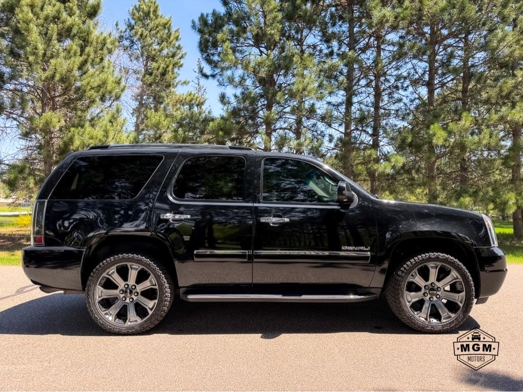 GMC Yukon Denali 4WD 2012