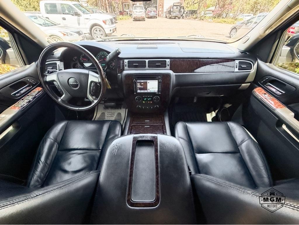 GMC Yukon Denali 4WD 2012