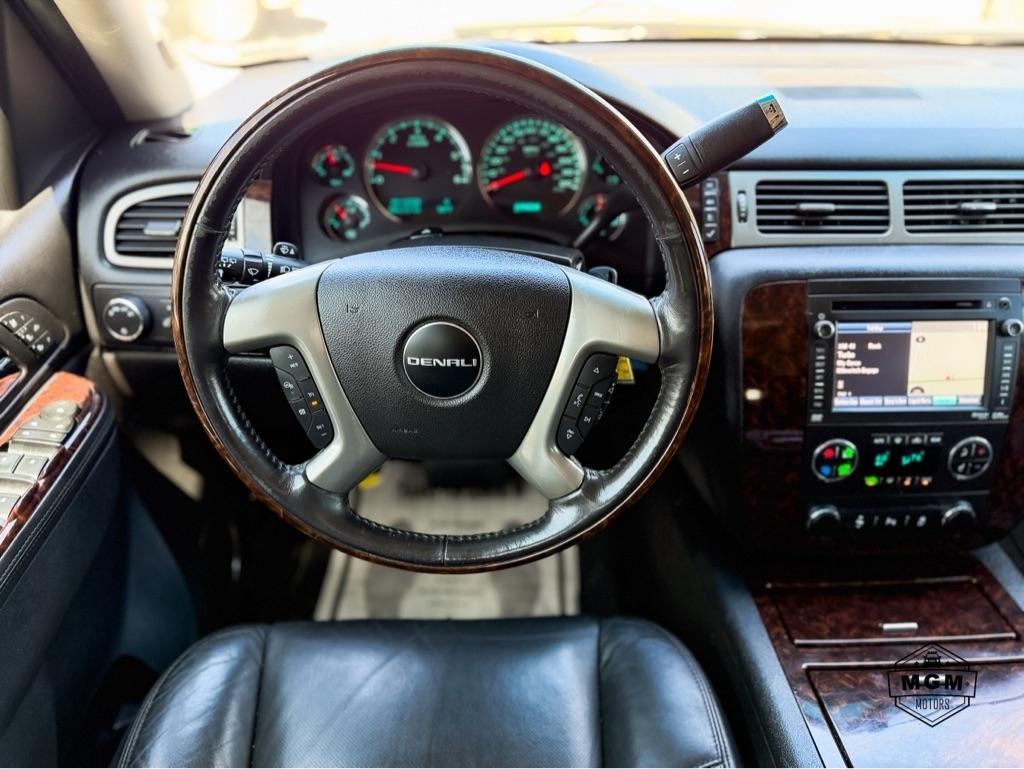 GMC Yukon Denali 4WD 2012