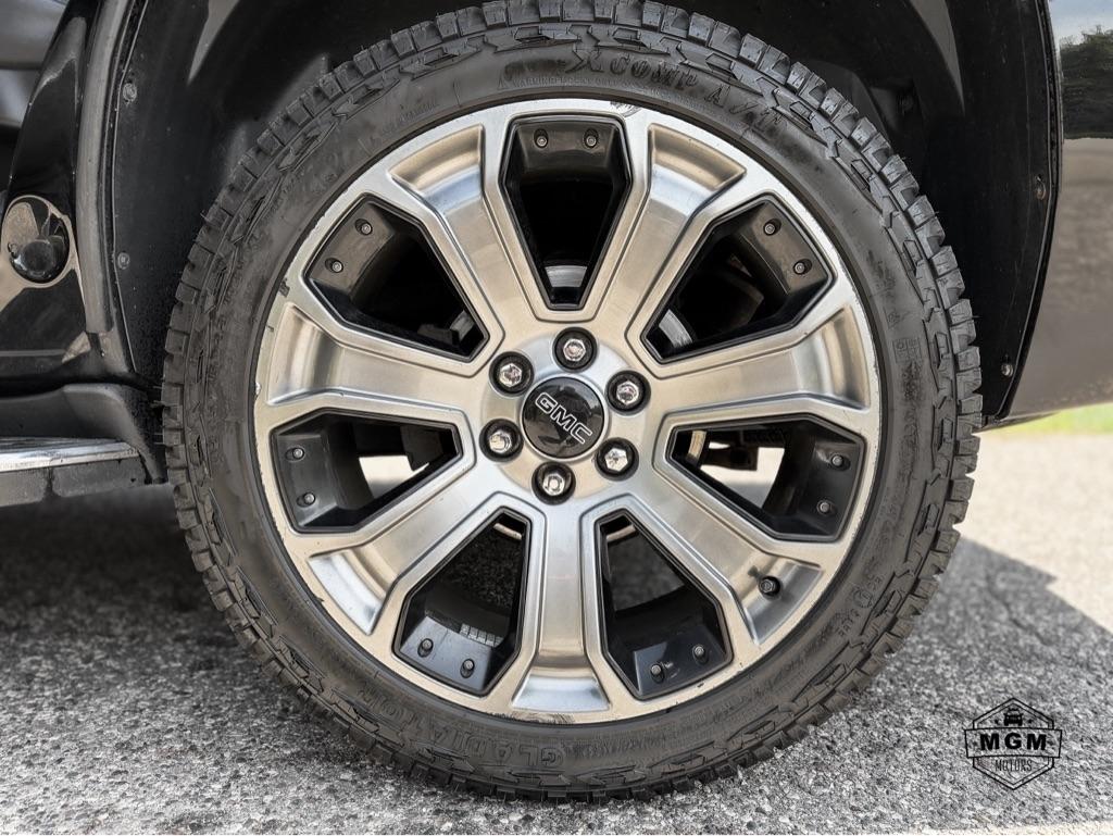 GMC Yukon Denali 4WD 2012