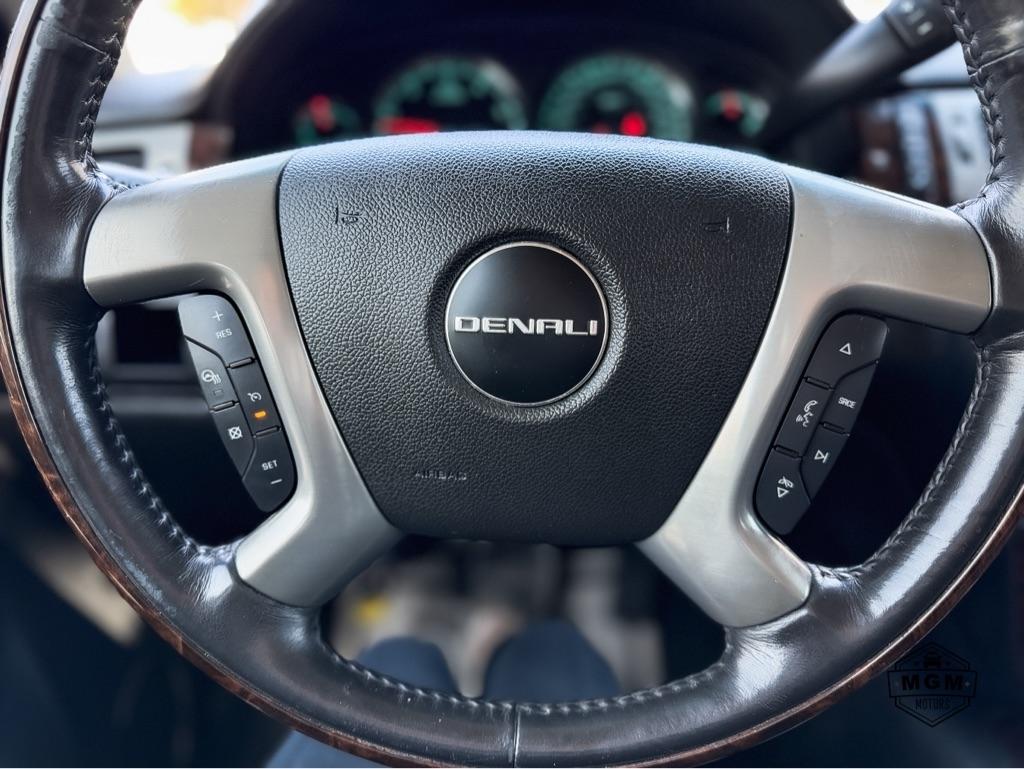 GMC Yukon Denali 4WD 2012