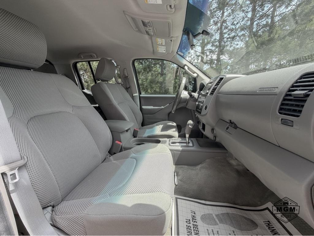 Nissan Frontier SL Crew Cab 5AT 4WD 2016