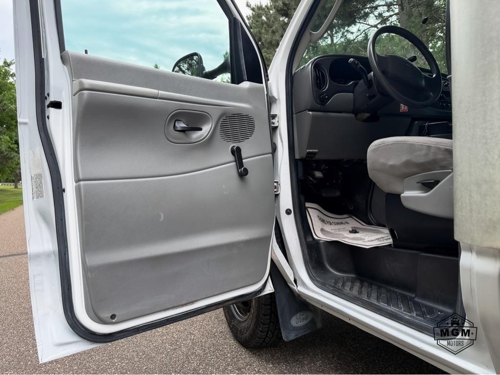 Ford Econoline E-350 Super Duty 2006