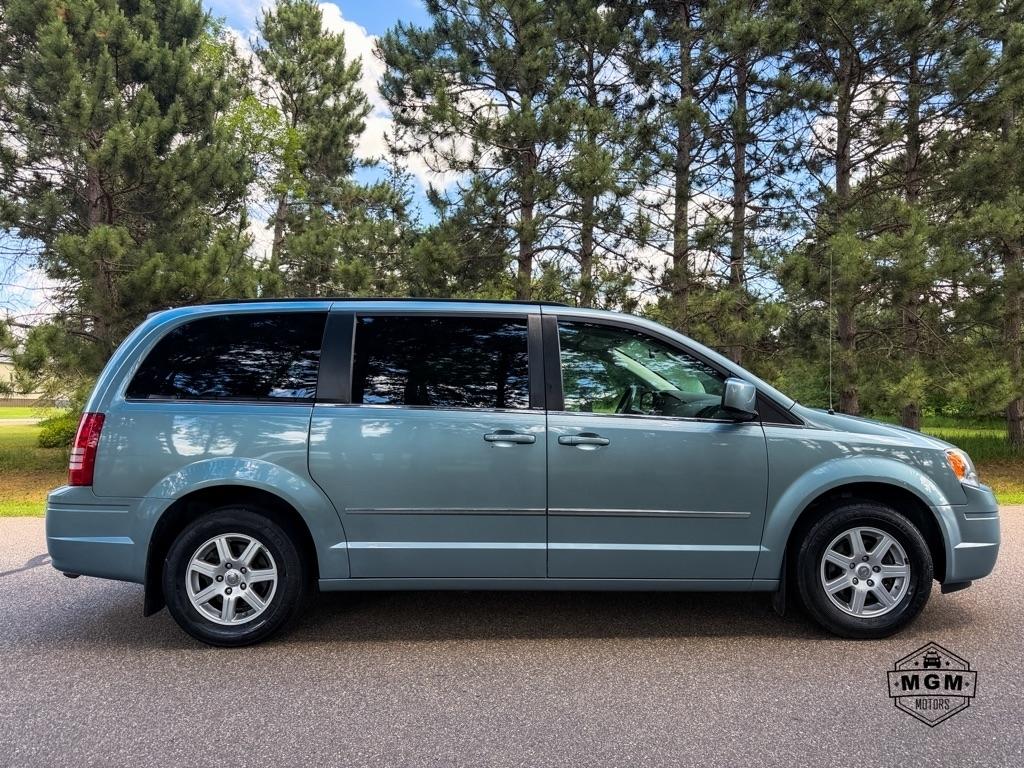 Chrysler Town & Country Touring 2010