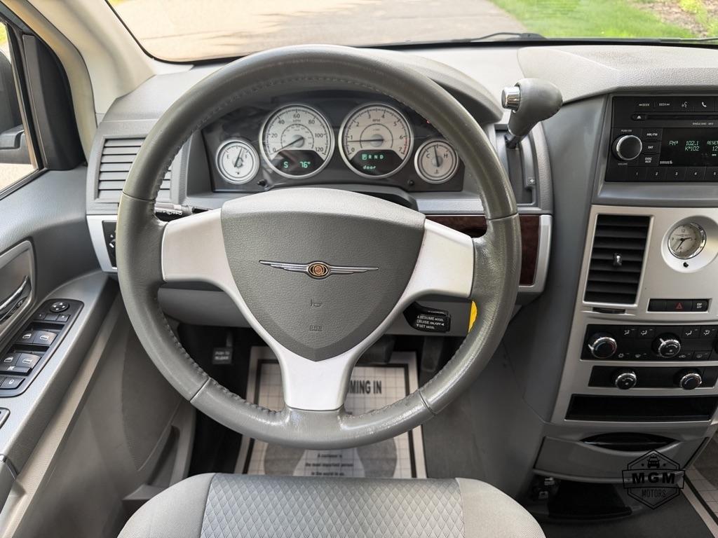 Chrysler Town & Country Touring 2010