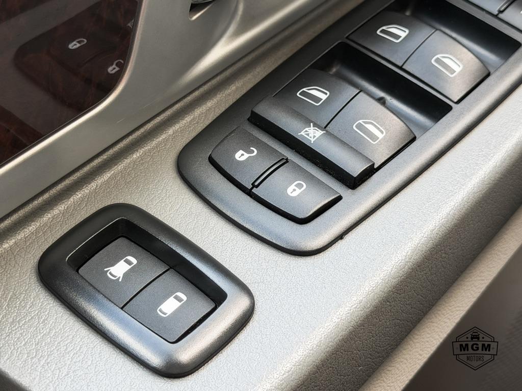 Chrysler Town & Country Touring 2010