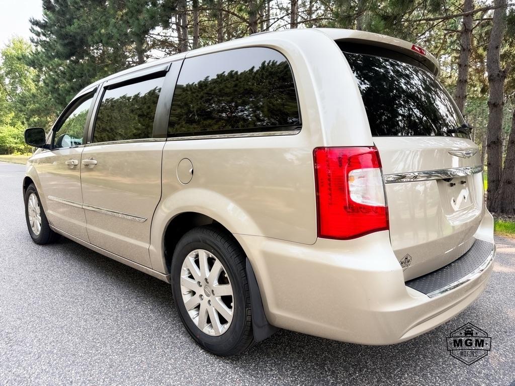 Chrysler Town & Country Touring 2013