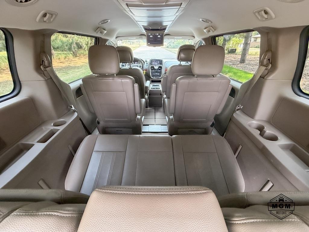 Chrysler Town & Country Touring 2013