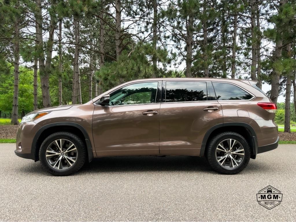 Toyota Highlander LE Plus AWD V6 2017