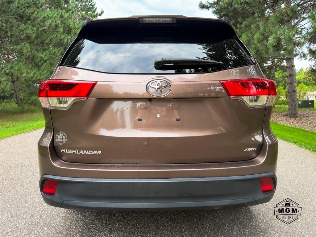 Toyota Highlander LE Plus AWD V6 2017