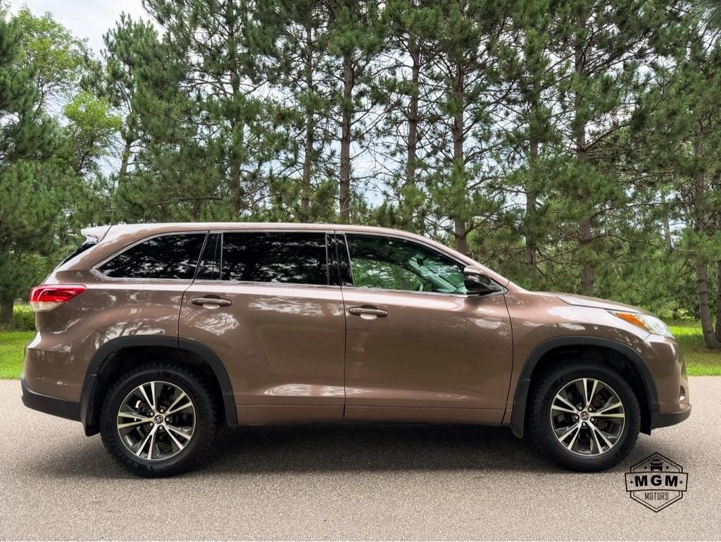 Toyota Highlander LE Plus AWD V6 2017