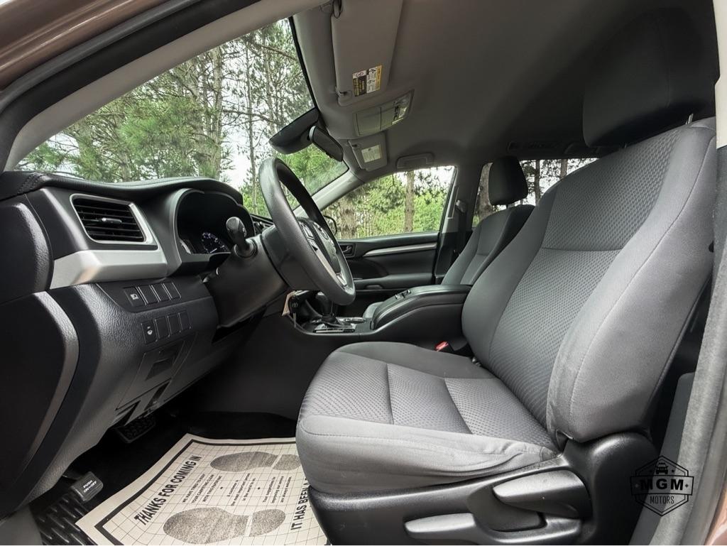 Toyota Highlander LE Plus AWD V6 2017