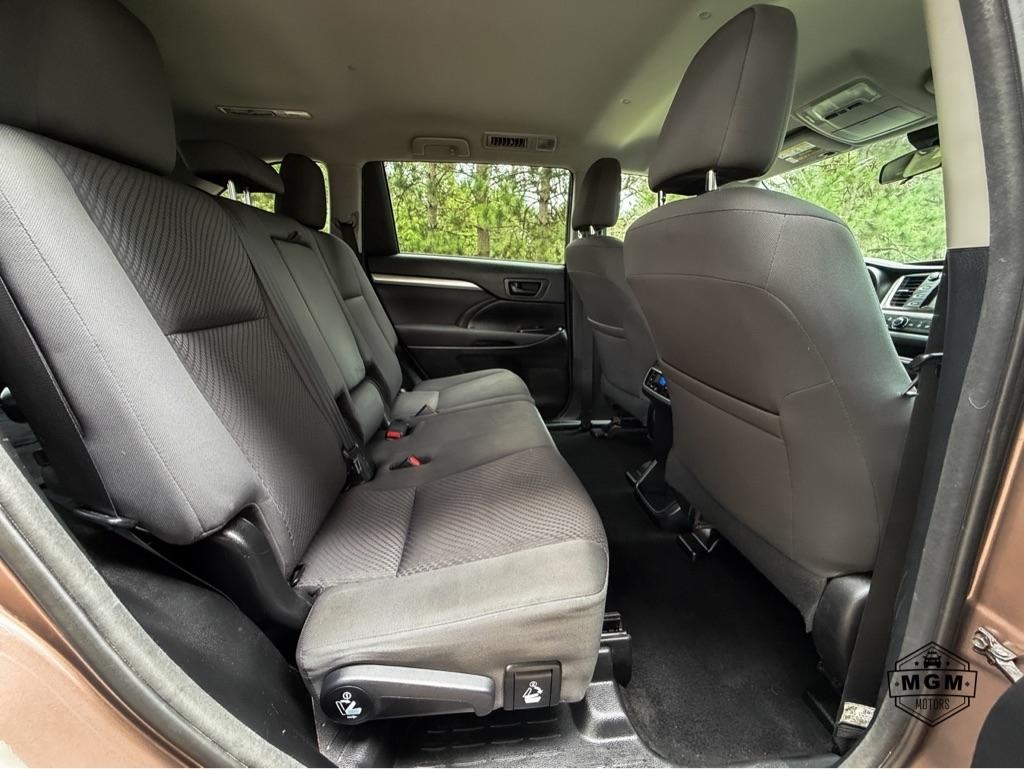 Toyota Highlander LE Plus AWD V6 2017