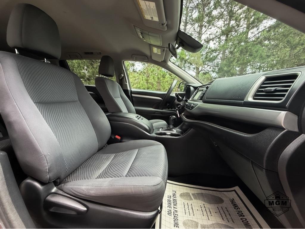 Toyota Highlander LE Plus AWD V6 2017