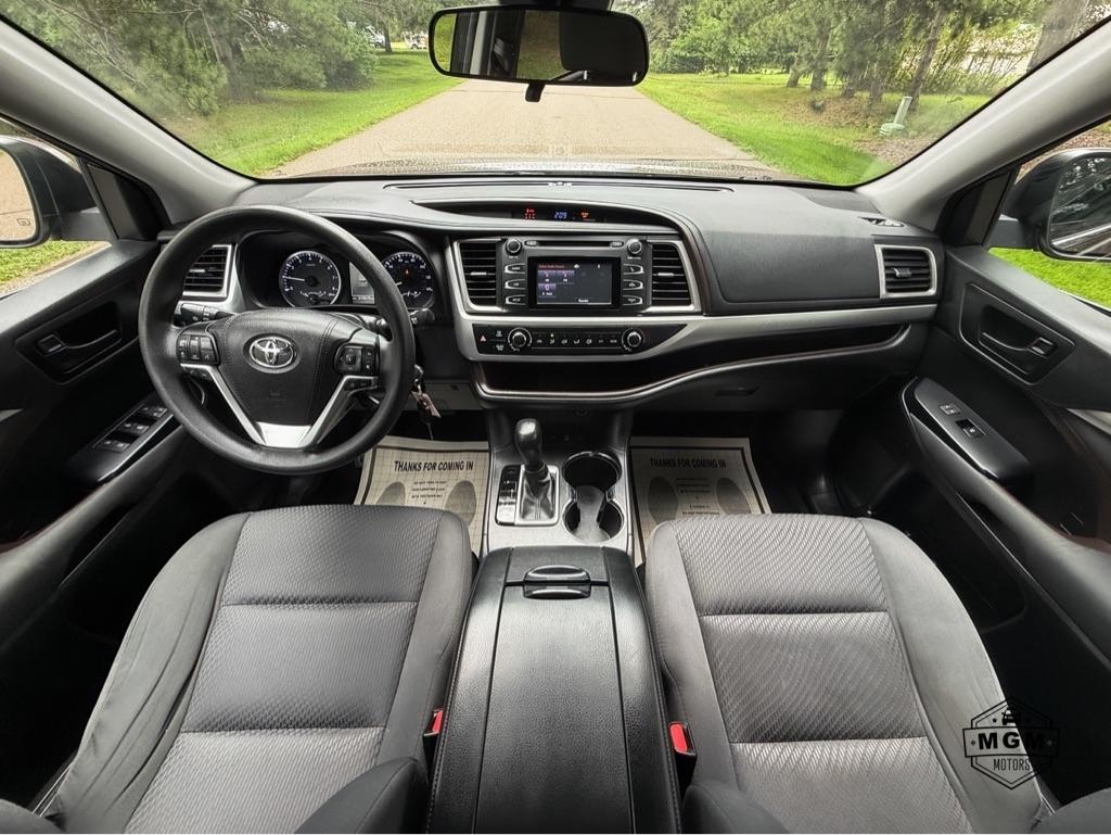 Toyota Highlander LE Plus AWD V6 2017