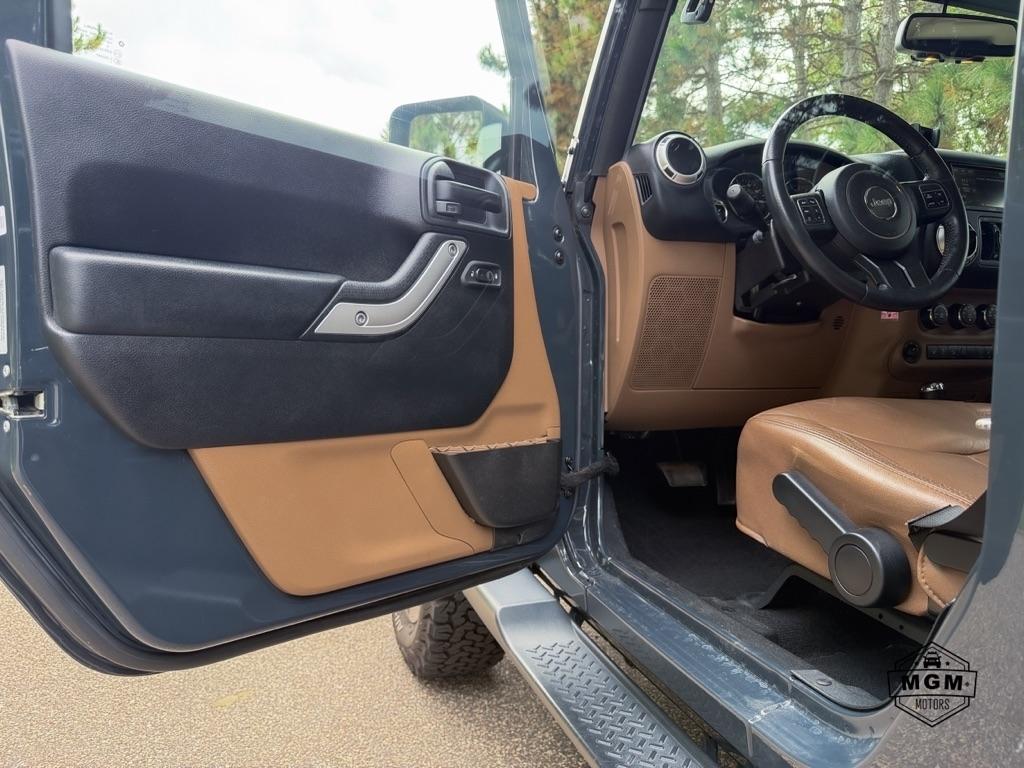 Jeep Wrangler Unlimited Sahara 4WD 2016
