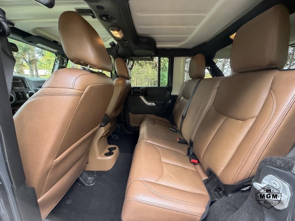 Jeep Wrangler Unlimited Sahara 4WD 2016