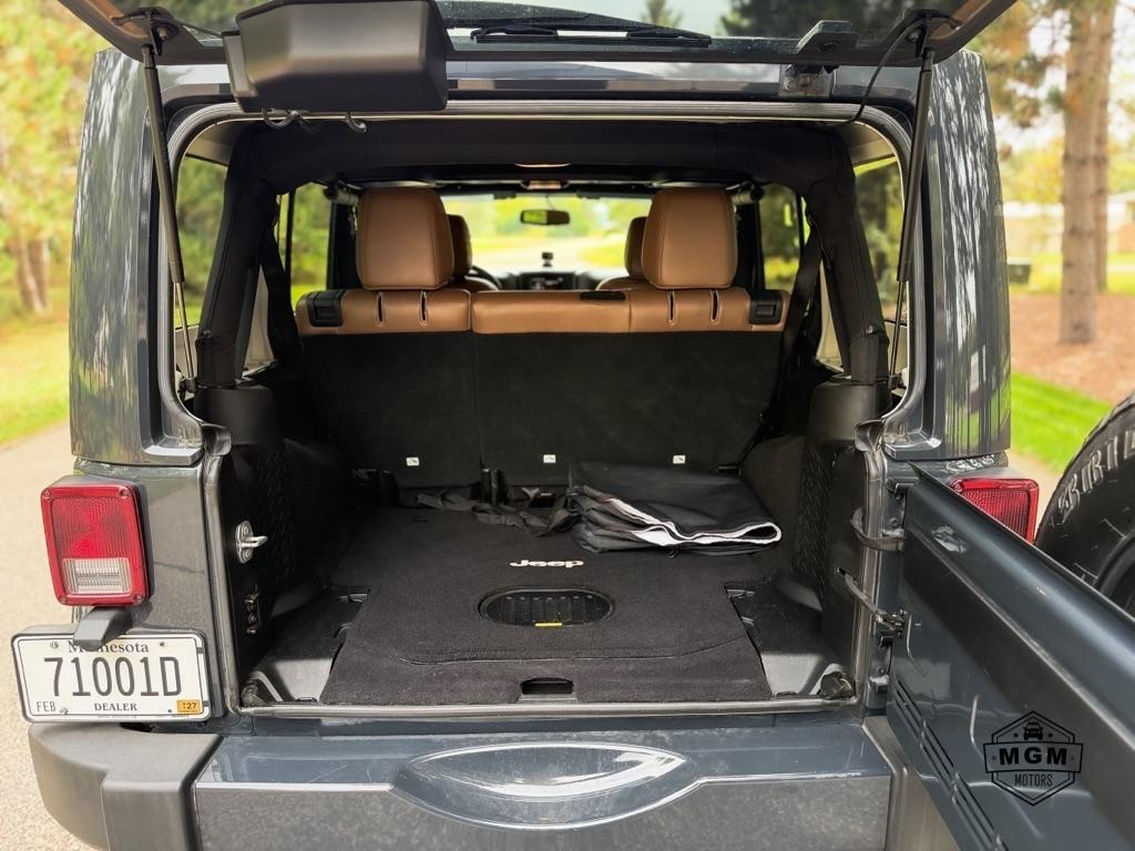 Jeep Wrangler Unlimited Sahara 4WD 2016
