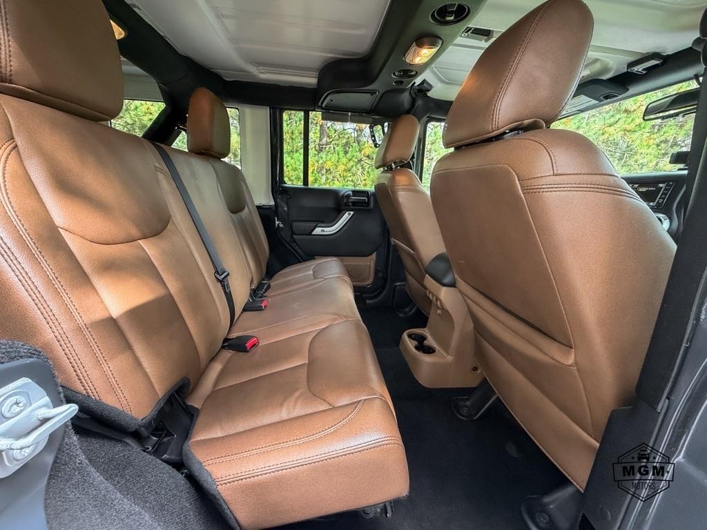 Jeep Wrangler Unlimited Sahara 4WD 2016