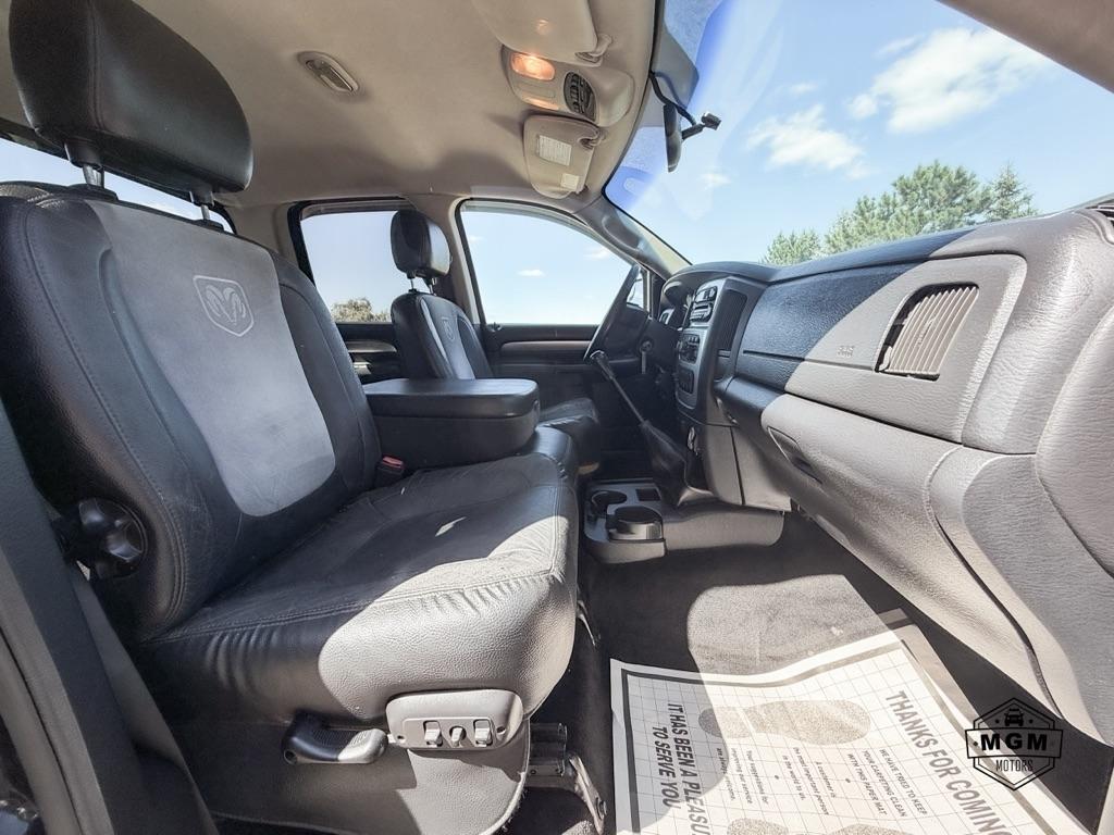 Dodge Ram 3500 Laramie Quad Cab 4WD 2004