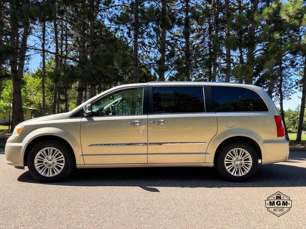 Chrysler Town & Country Limited 2012
