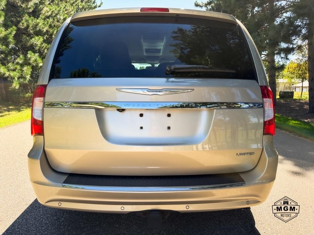 Chrysler Town & Country Limited 2012
