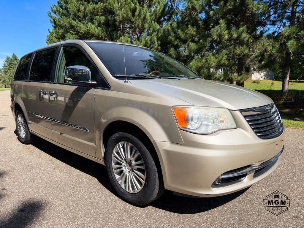 Chrysler Town & Country Limited 2012