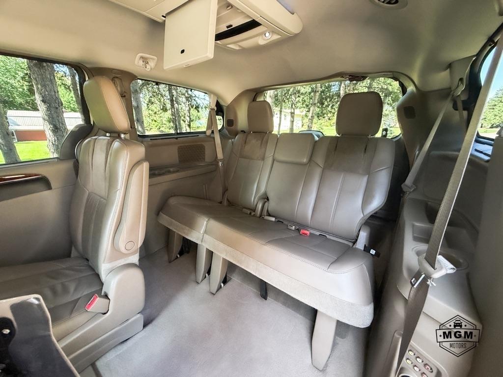 Chrysler Town & Country Limited 2012