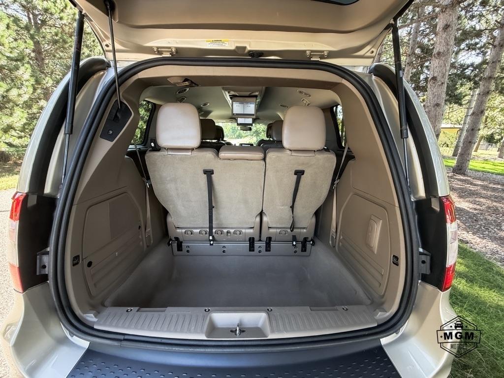 Chrysler Town & Country Limited 2012