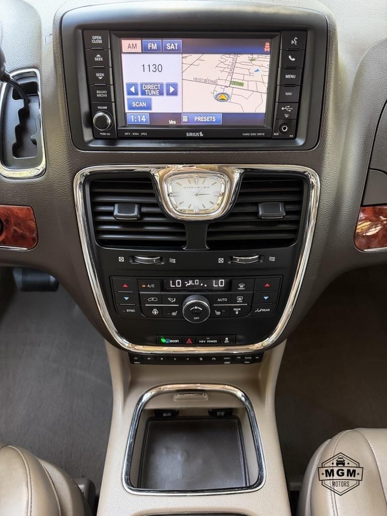 Chrysler Town & Country Limited 2012